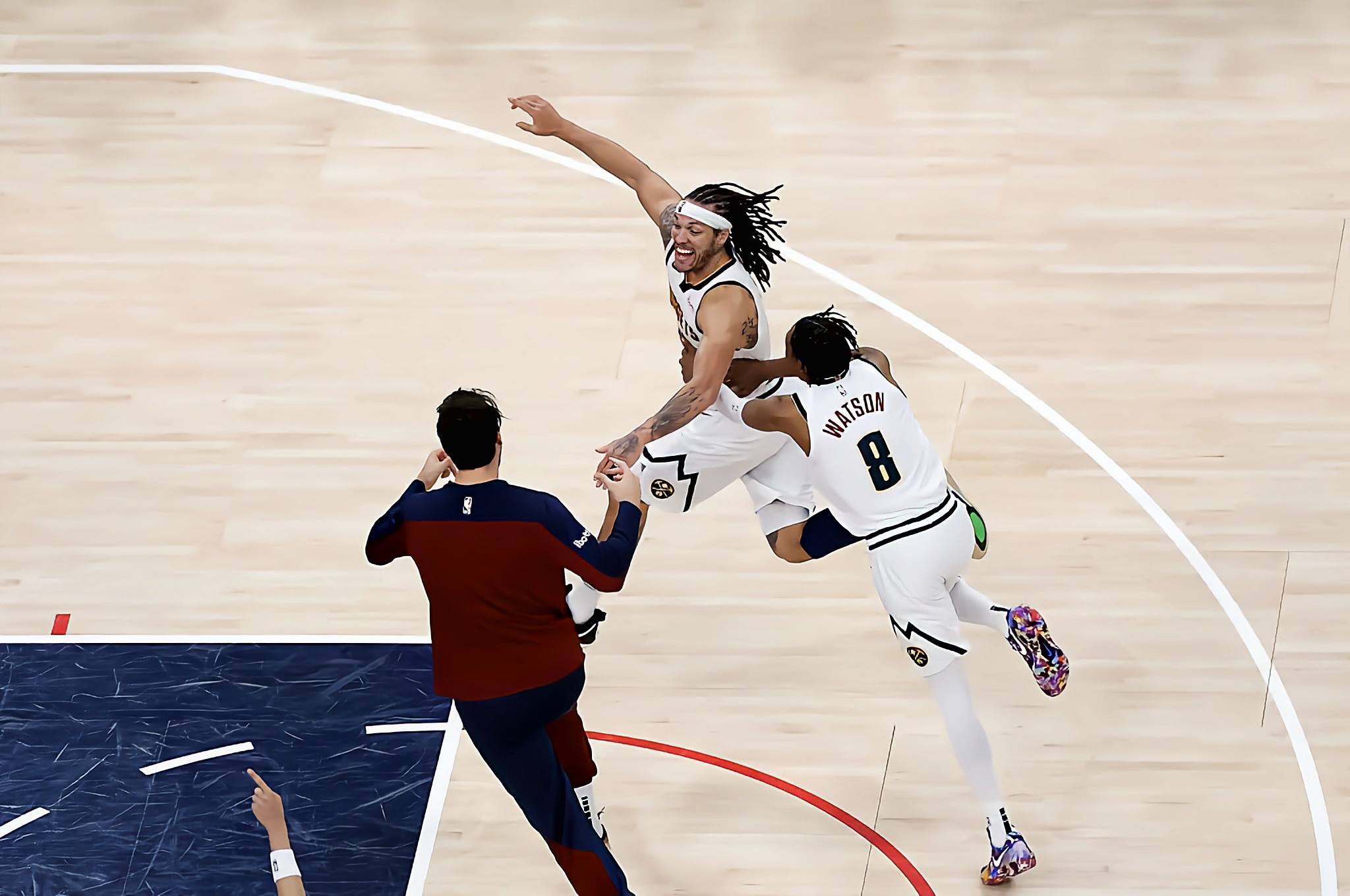 包含赛地聚焦:NBA季后赛赛后热度飙升,阿森纳绝杀压哨,底气十足,控场能力受关注的词条 包含赛地聚焦:NBA季后赛赛后热度飙升,阿森纳绝杀压哨,底气十足,控场能力受关注的词条